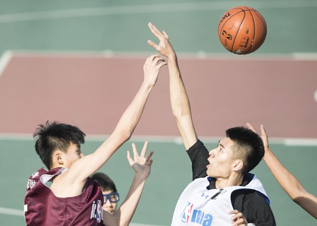 被老师用酸臭棉袜脚调教