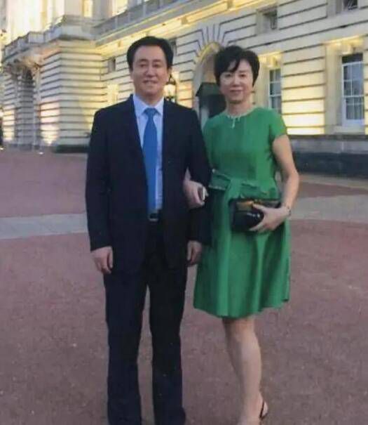 操屁股动漫